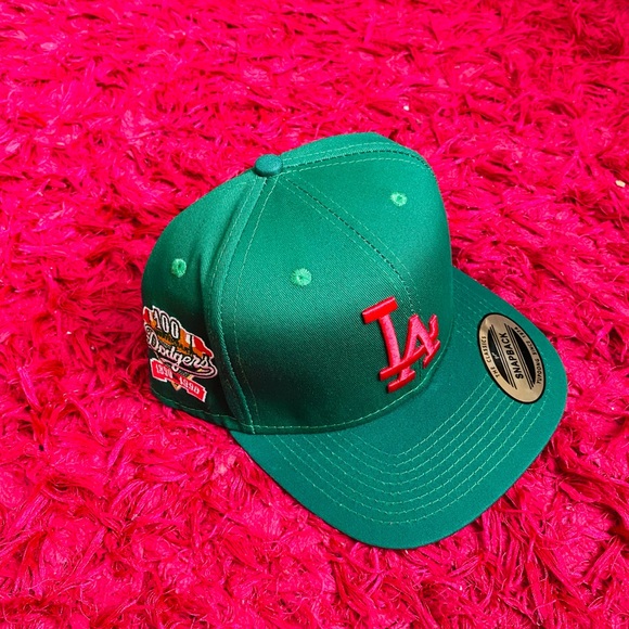 Hat - Picture 1 of 2